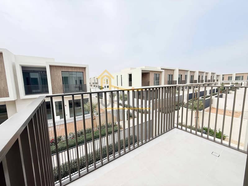 Brand New - Bright 4 Beds TH Ready Now - Image 11