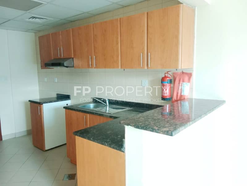 Spacious and Bright |Good Deal |Best Community - Image 9