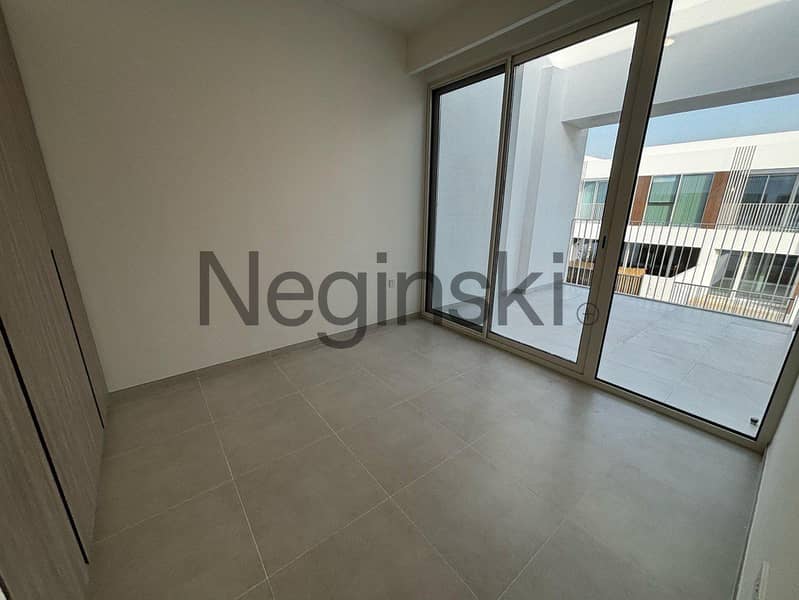 SINGLE ROW | 4 BED + MAIDS | AVAILABLE NOW