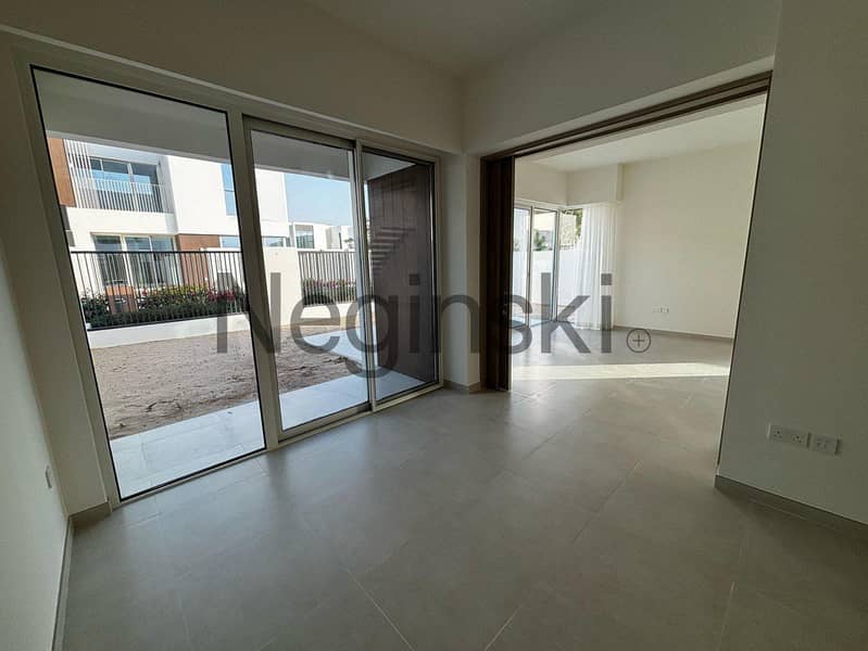 SINGLE ROW | 4 BED + MAIDS | AVAILABLE NOW