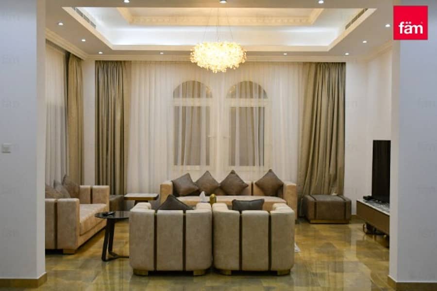 VIP Huge Mansion In The Most Central Location