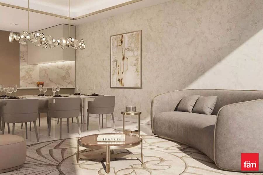 Luxurious 4 Br Villa | Bright Layout