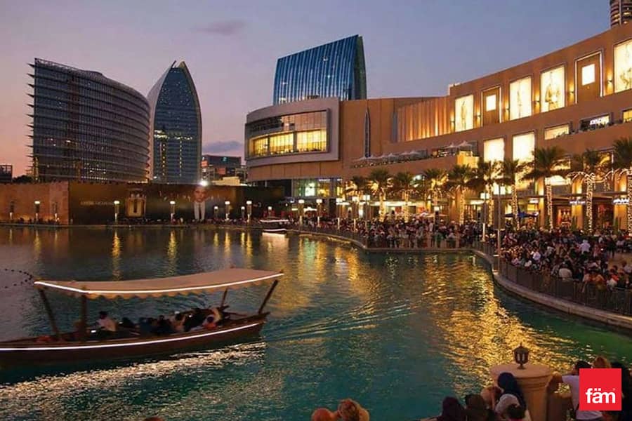 Luxurious 4 Br Villa | Bright Layout