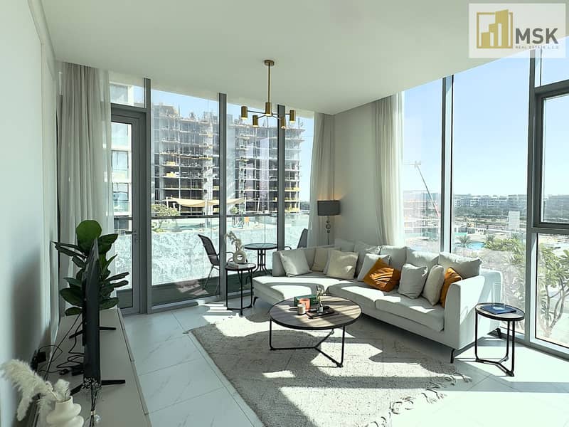 Light-Filled 1BR | Corner Layout