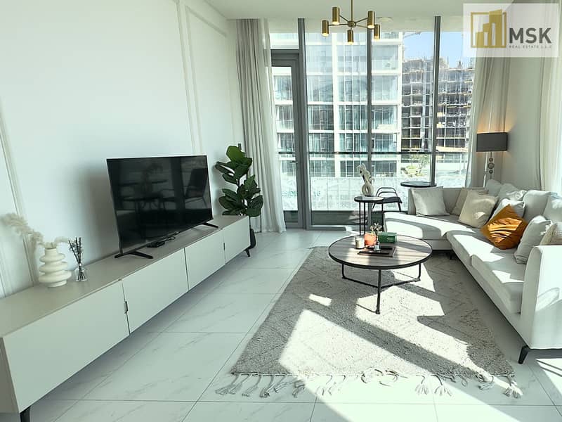 Light-Filled 1BR | Corner Layout - Image 6