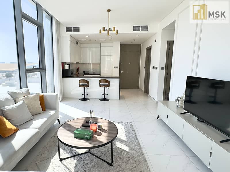 Light-Filled 1BR | Corner Layout - Image 7