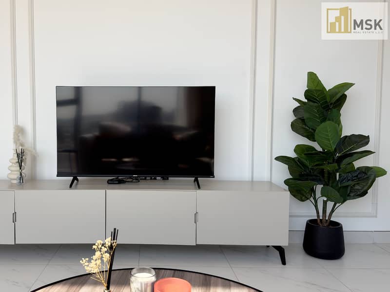 Light-Filled 1BR | Corner Layout - Image 8