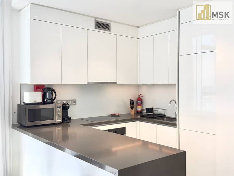 Light-Filled 1BR | Corner Layout - Image 9