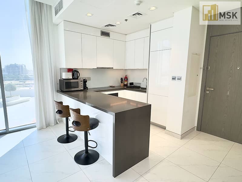 Light-Filled 1BR | Corner Layout - Image 11