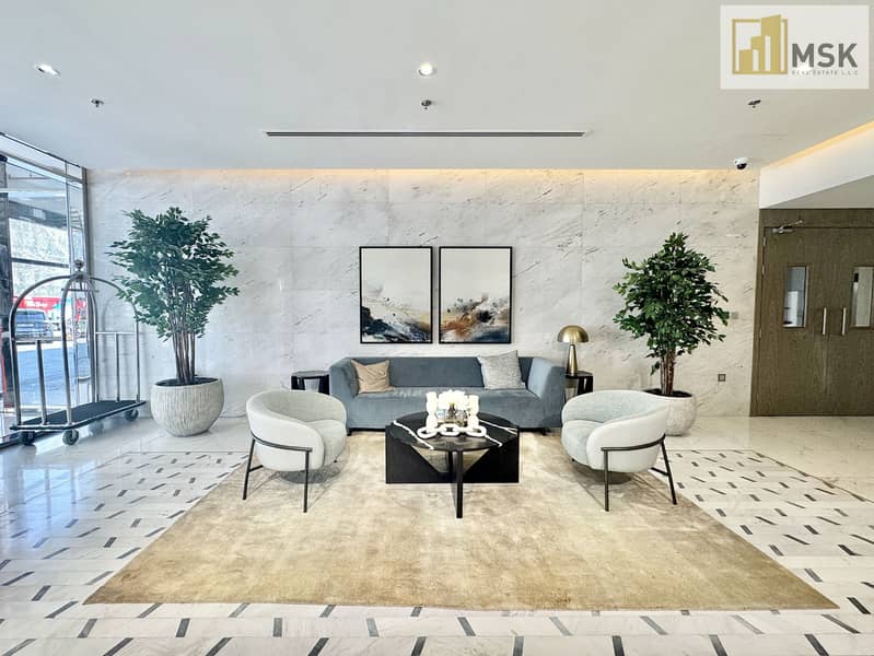 Light-Filled 1BR | Corner Layout - Image 16