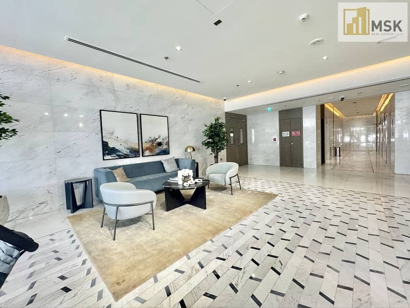 Light-Filled 1BR | Corner Layout - Image 17