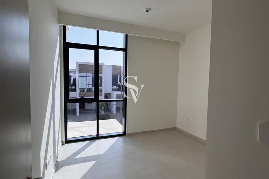 Good Location | Single Row | Ready to Move In - Image 6