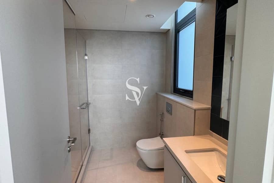 Good Location | Single Row | Ready to Move In - Image 11