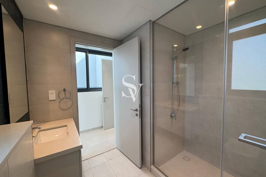 Good Location | Single Row | Ready to Move In - Image 13