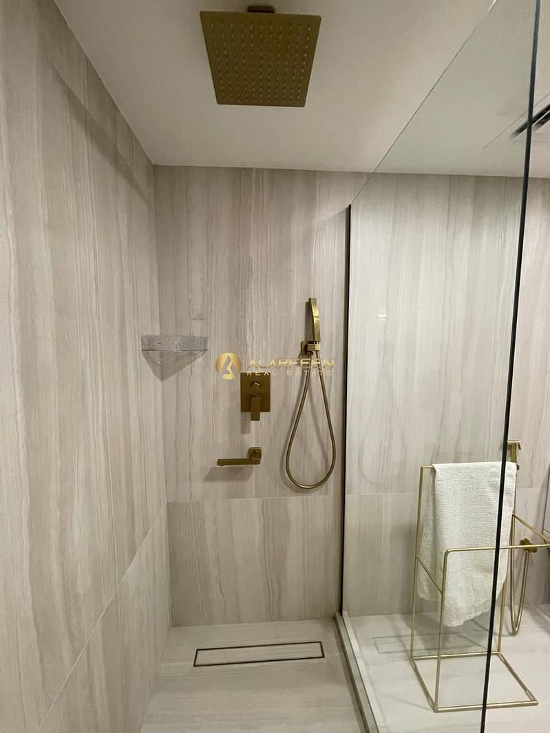 Fully furnished | Chiller-free | upgraded renovated - Image 10