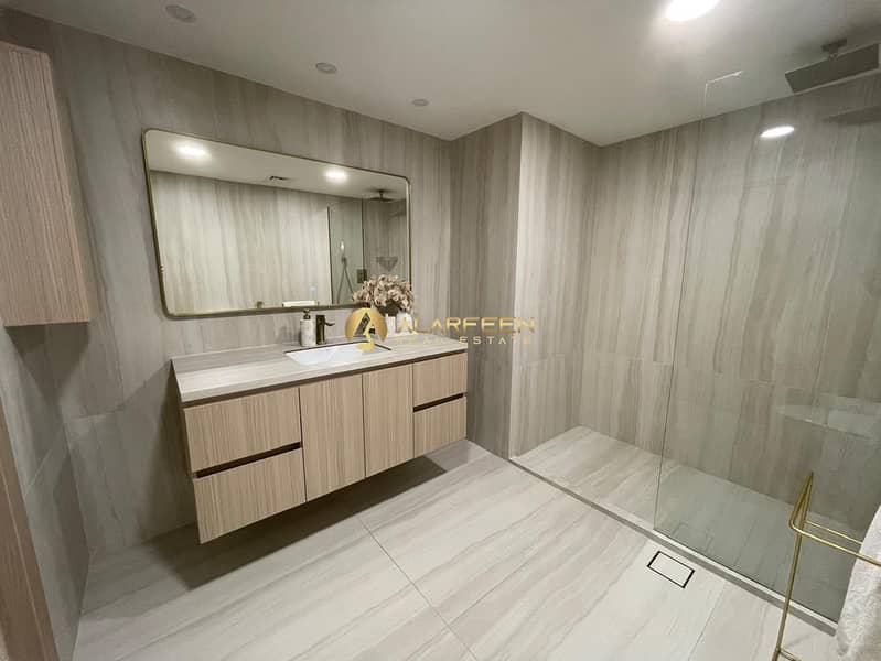 Fully furnished | Chiller-free | upgraded renovated - Image 11