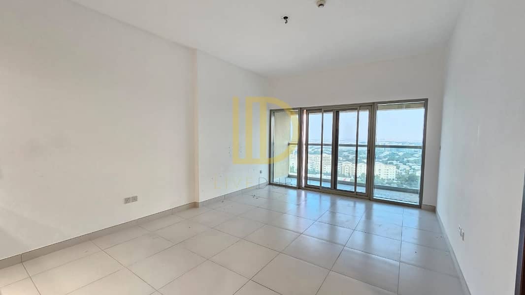 Ready to Move in - Spacious - Unfurnished - Multiple Cheques