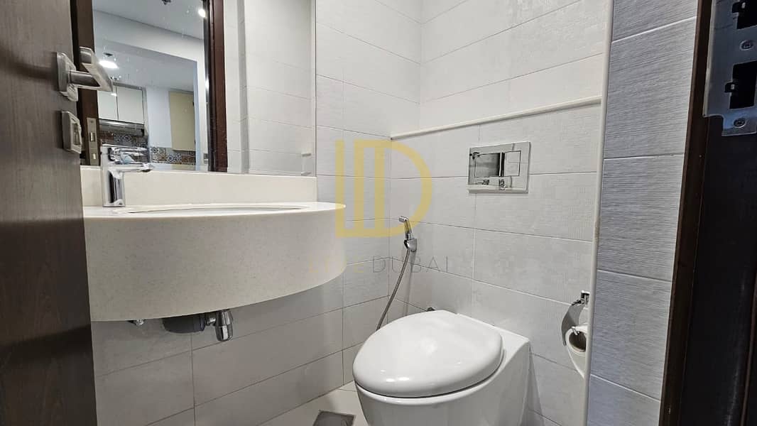 Ready to Move in - Spacious - Unfurnished - Multiple Cheques - Image 8