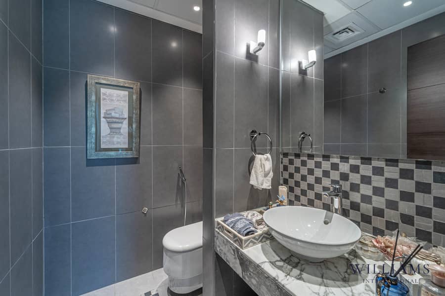 SINGLE ROW | UPGRADED | BEST LOCATION | VOT - Image 7