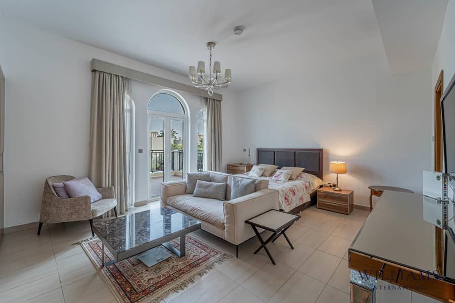 SINGLE ROW | UPGRADED | BEST LOCATION | VOT - Image 10