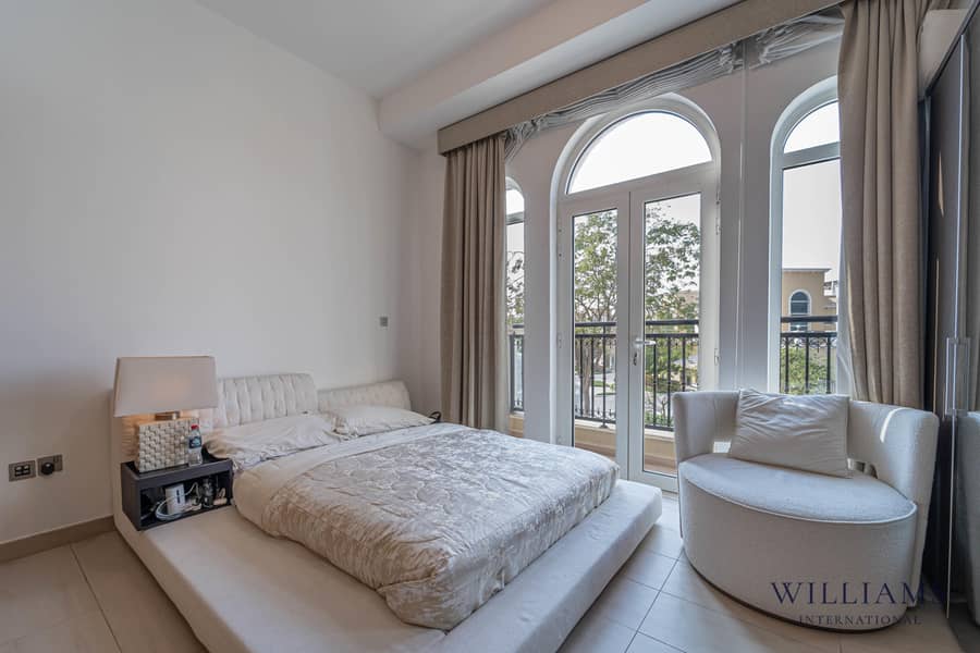 SINGLE ROW | UPGRADED | BEST LOCATION | VOT - Image 16