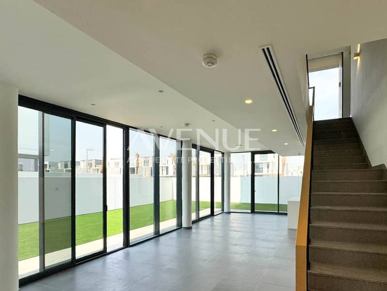 Corner Unit | Community Expert | Near Pool Area