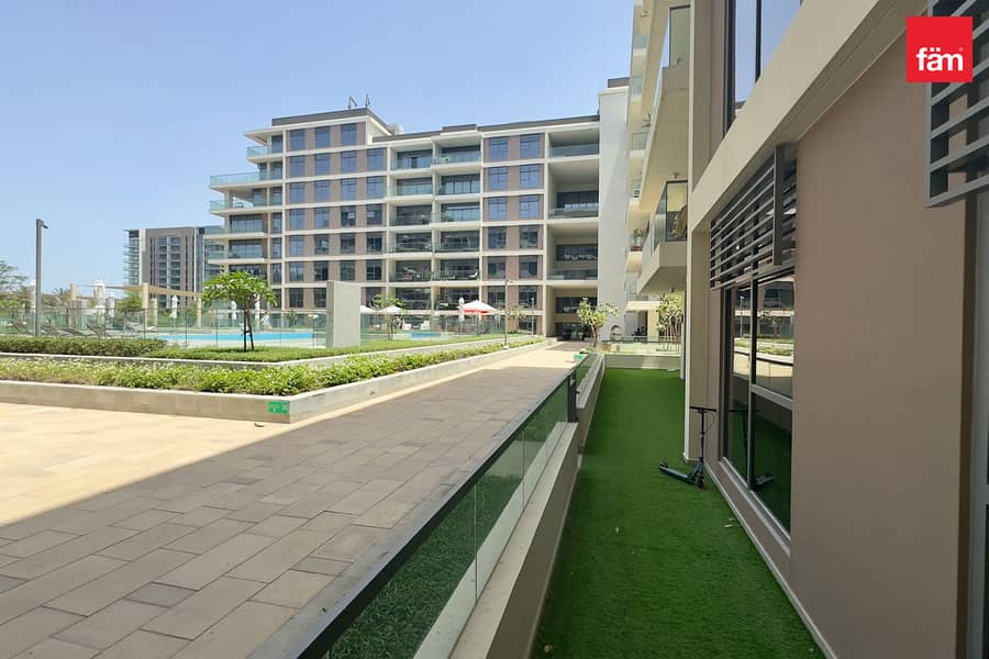 Pool View | Vacant Unit | Big Terrace