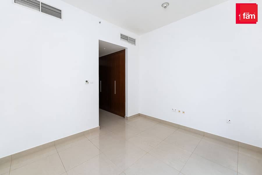 Pool View | Vacant Unit | Big Terrace - Image 9