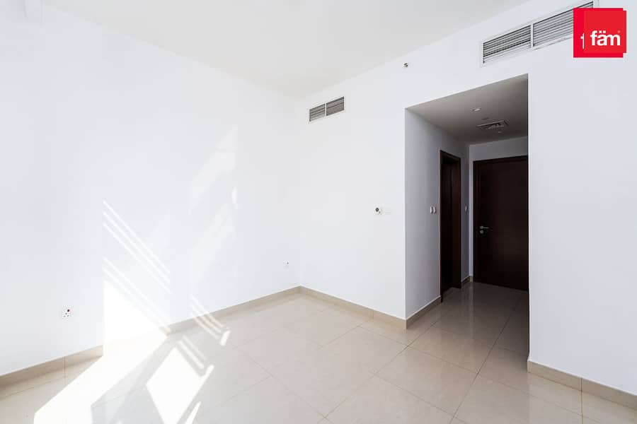 Pool View | Vacant Unit | Big Terrace - Image 10