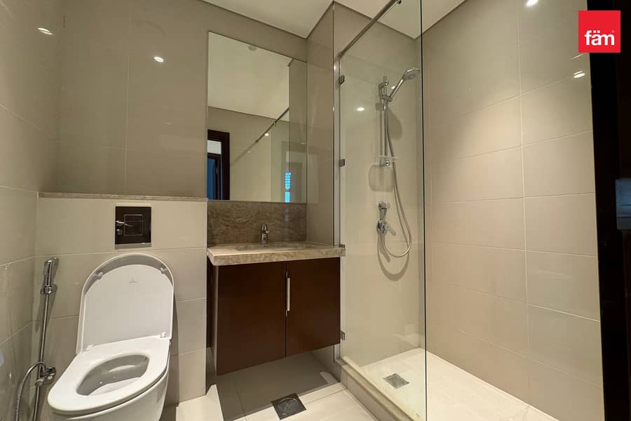 Pool View | Vacant Unit | Big Terrace - Image 15