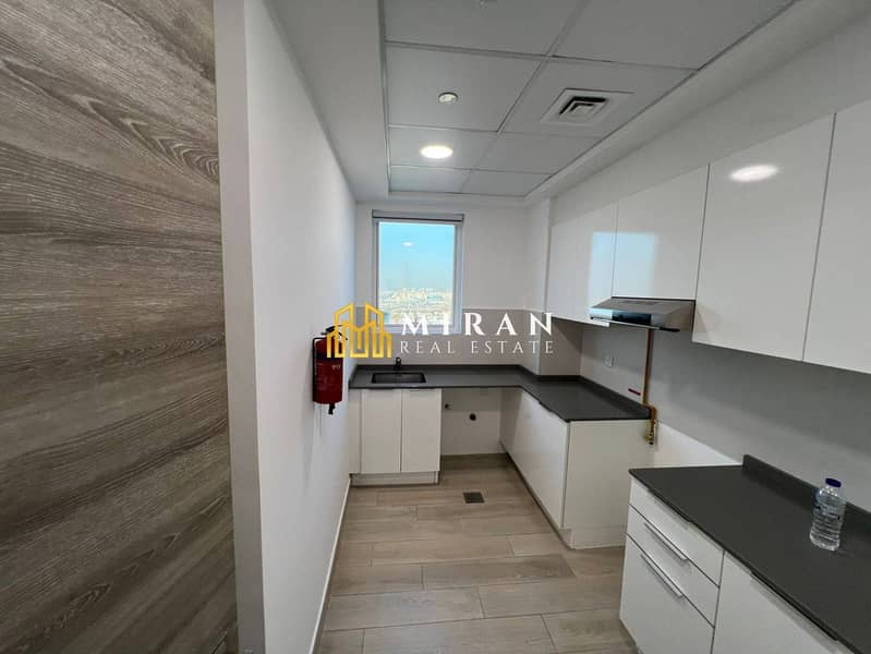 Marina and Burj View- Vacant - Modern