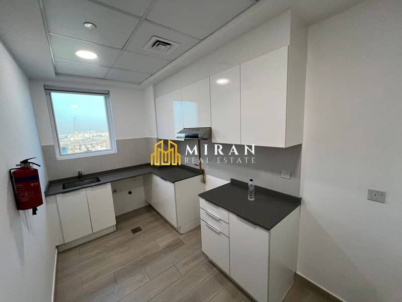 Marina and Burj View- Vacant - Modern