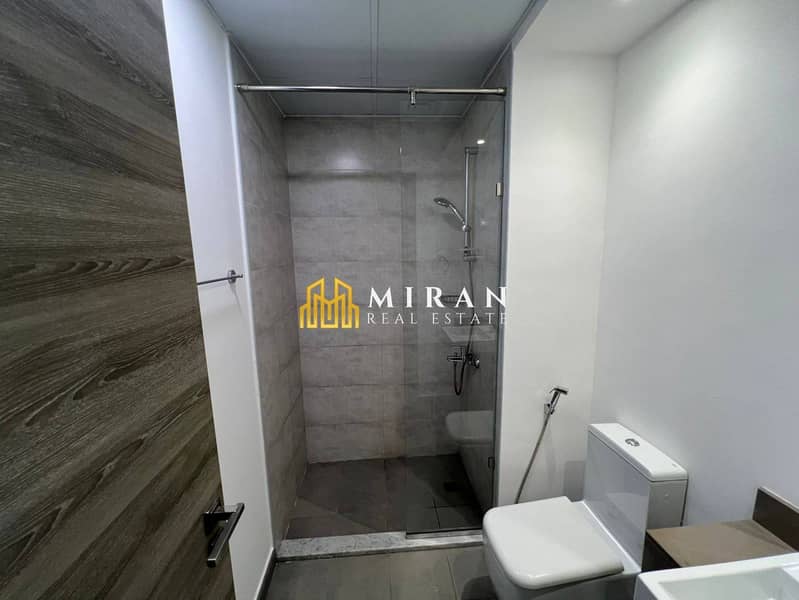 Marina and Burj View- Vacant - Modern - Image 6