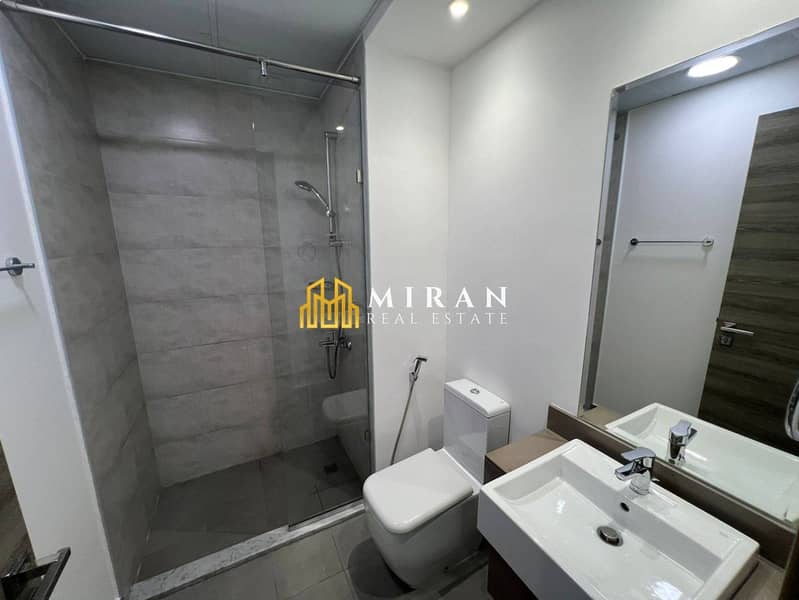 Marina and Burj View- Vacant - Modern - Image 10