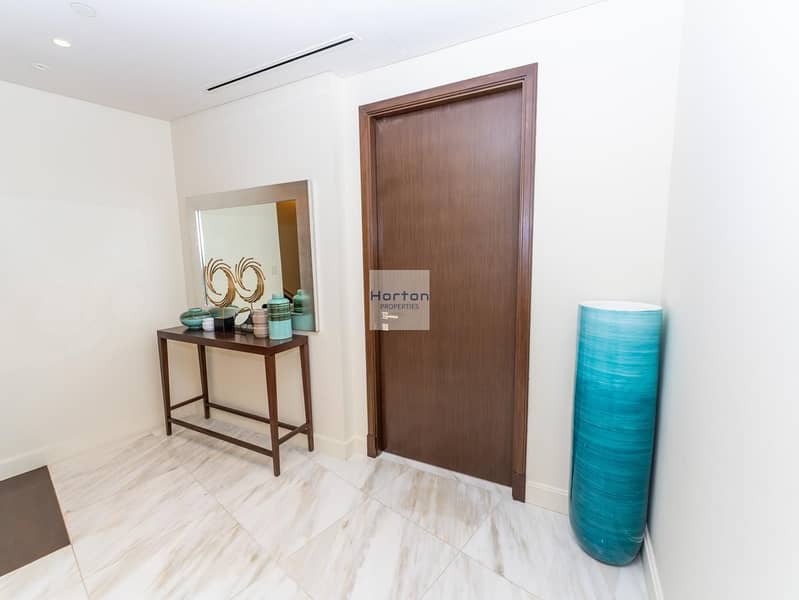 ICONIC BURJ AND FOUNTAIN VIEWS I FULLY FURNISHED - Image 16