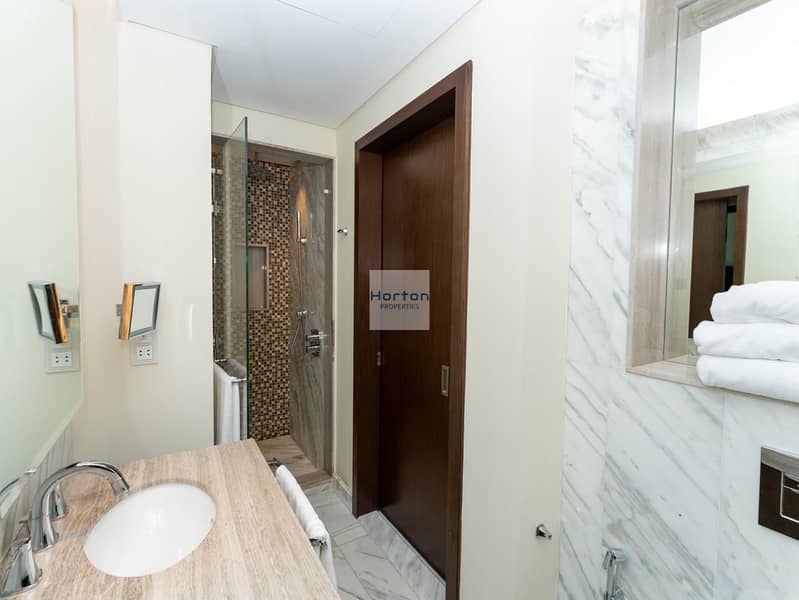 ICONIC BURJ AND FOUNTAIN VIEWS I FULLY FURNISHED - Image 41