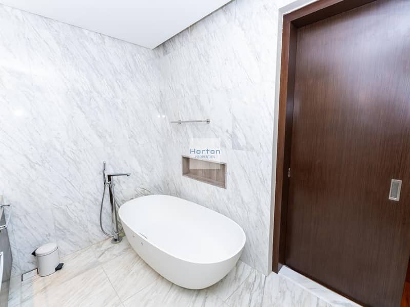 ICONIC BURJ AND FOUNTAIN VIEWS I FULLY FURNISHED - Image 44