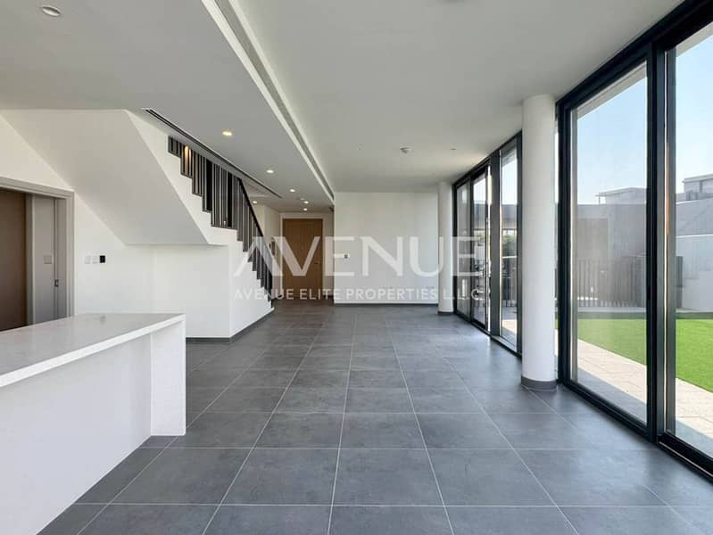 Corner Unit | Community Expert | Near Pool Area