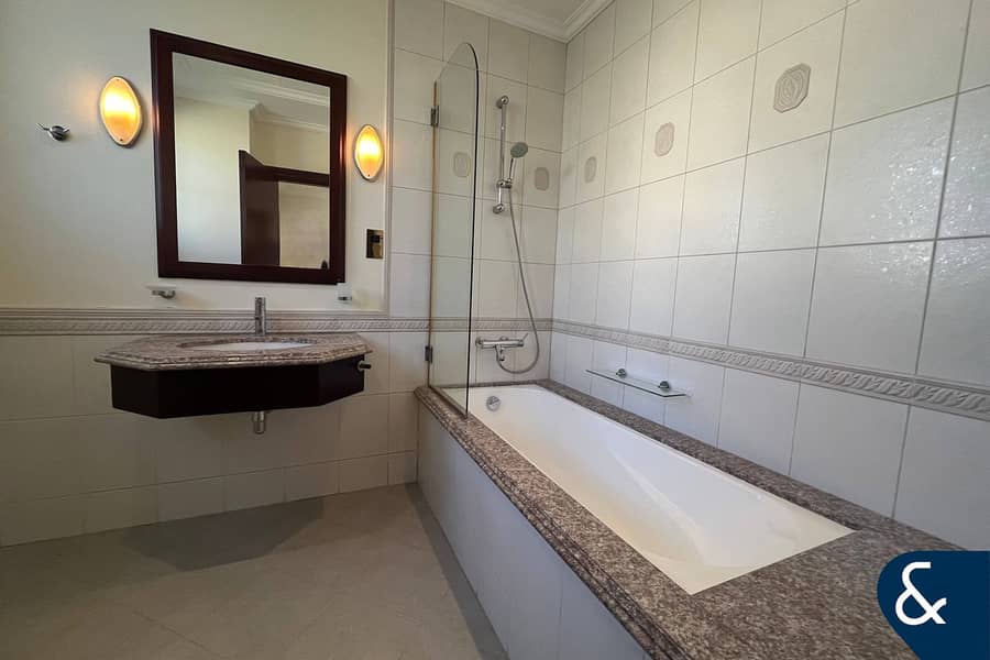 Well Maintained | Atlantis View | Atrium - Image 24