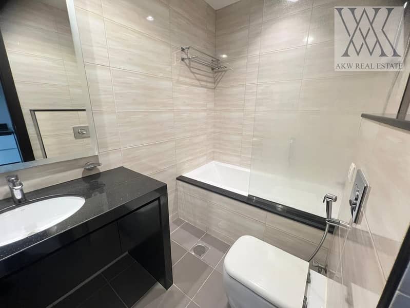 FULLY FURNISHED | BRIGHT UNIT | WELL MAINTAIN