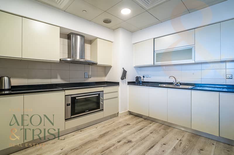 Waterfront Living | Mid Floor | Fully Furnished - Image 13