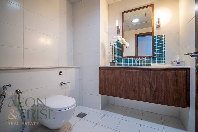 Waterfront Living | Mid Floor | Fully Furnished - Image 25