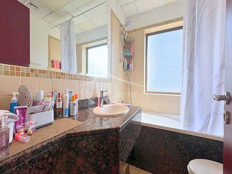 Luxury w/ Sea View and Marina View 1BR - Image 15