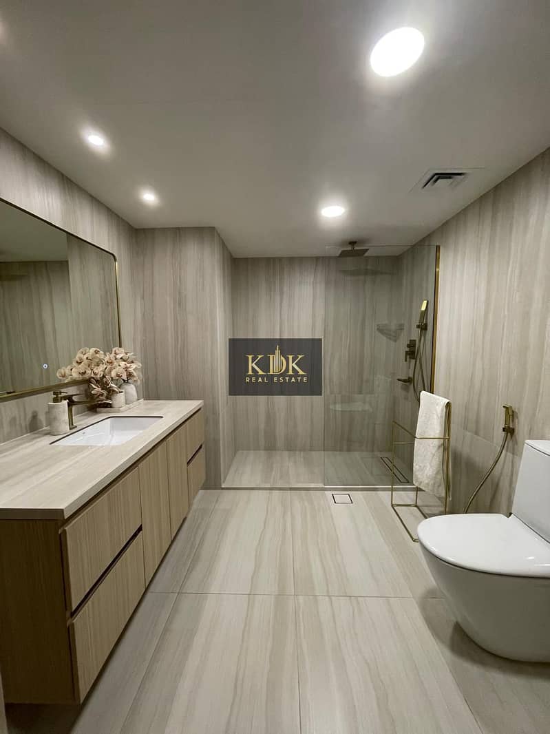 Sophisticated Haven In A Premium Lifestyle Enclave - Image 12