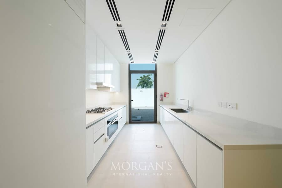 4 BR Villa | Private Pool | Spacious Layout - Image 6