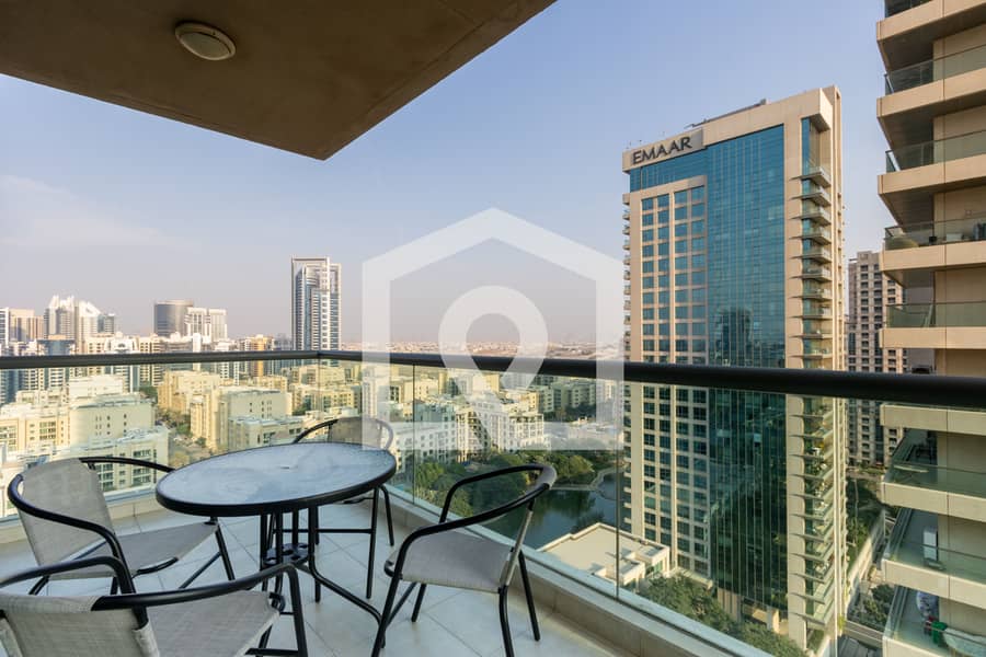 Bright Apartment with Lake Views – The Links East Tower