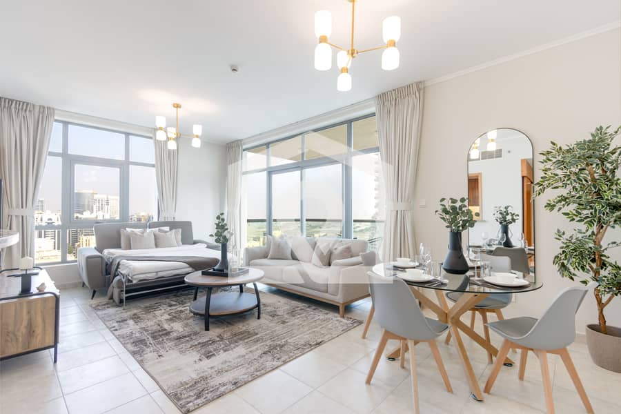 Bright Apartment with Lake Views – The Links East Tower