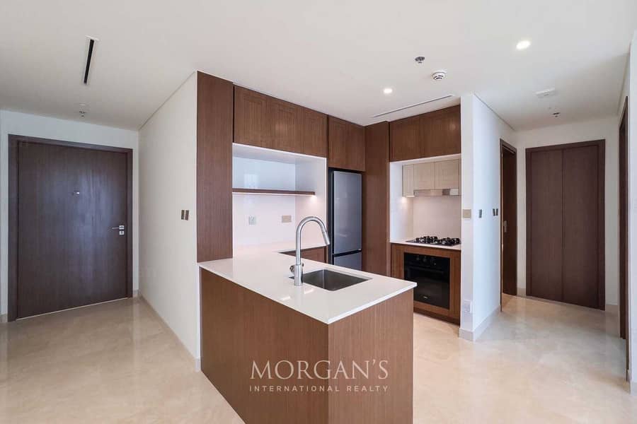 High Floor | Water View | Luxurious Layout