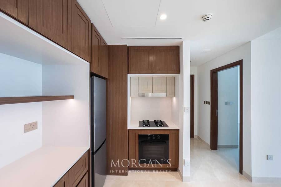 High Floor | Water View | Luxurious Layout - Image 8