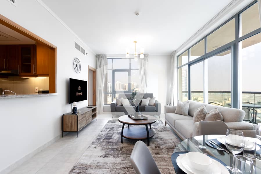 Bright Apartment with Lake Views – The Links East Tower - Image 6